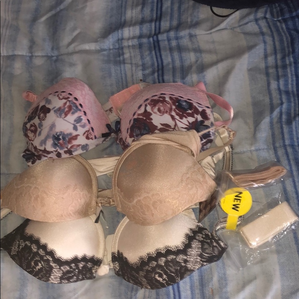Bras - Picture 2 of 2